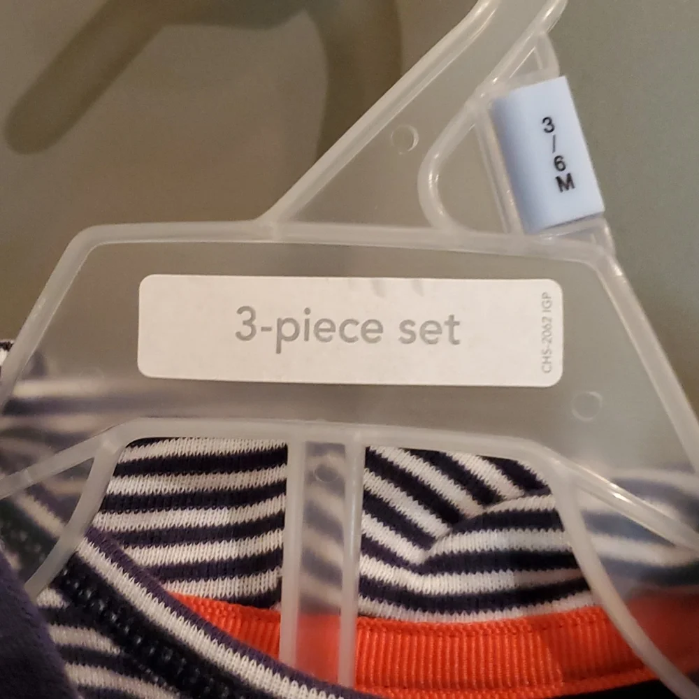 NEW Carter 3 piece set. Super cute NEW WITH TAGS